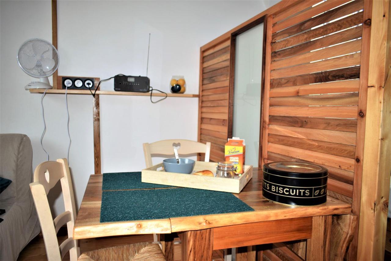 Studio Sympa Avec Petit Dejeuner Entre Canal Et Loire Roanne Exteriér fotografie